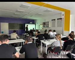 В МБОУ Матвеево-Курганская сош №1 преподаватели кафедры РЭБ провели профориентационное мероприятие для учащихся 11-х классов.